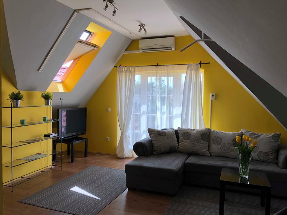 Tulipan Villa Panzio Szolnok Bagian luar foto