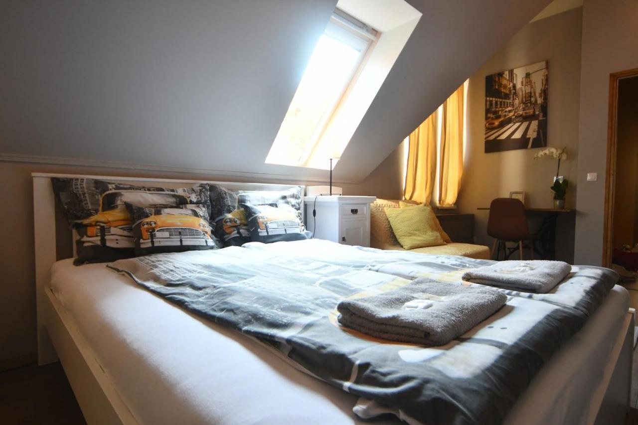 Tulipan Villa Panzio Szolnok Bagian luar foto